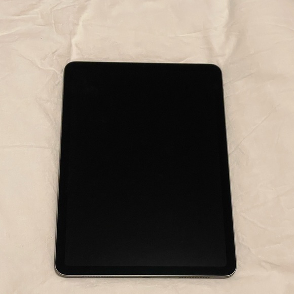 Generation 4 iPad Air (64GB) and Apple Pencil